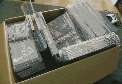 Pudło z kolekcją przed wrzucaniem na discogs, zaklejaniem folii, etc. :)